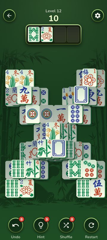The same board with the traditional Hong Kong tile set
